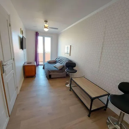 Apartment 4 Pieces A Plage, Proche De La Mer, Avec Parking Et Equipements Complets - Fr-1-326-799 *